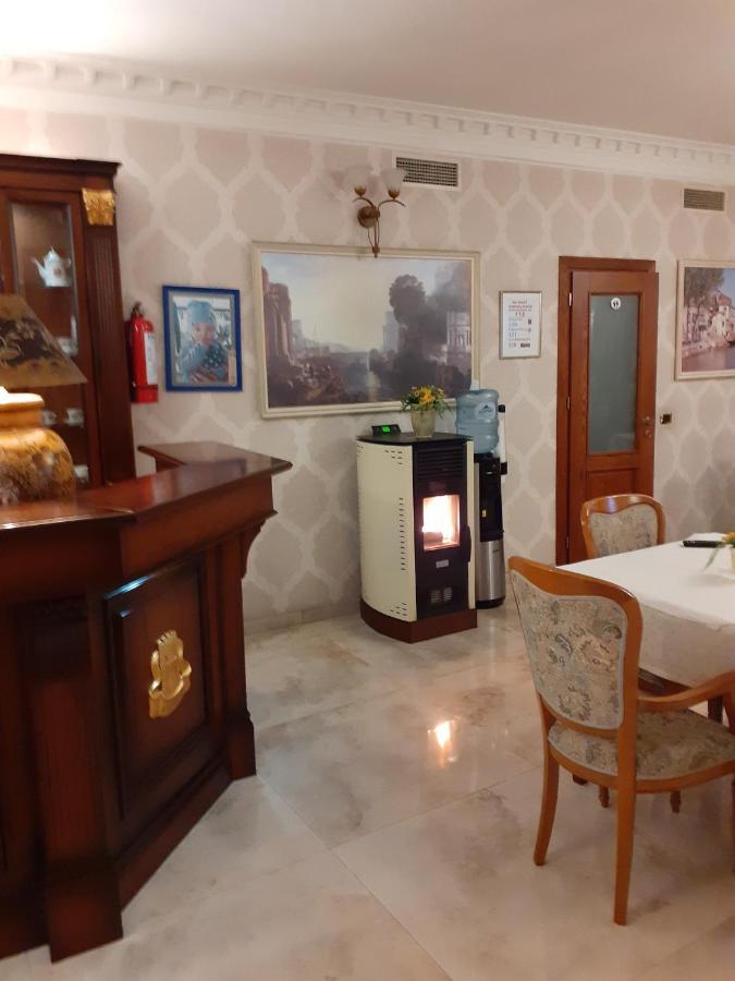 Hotel Guri Elbasan Extérieur photo