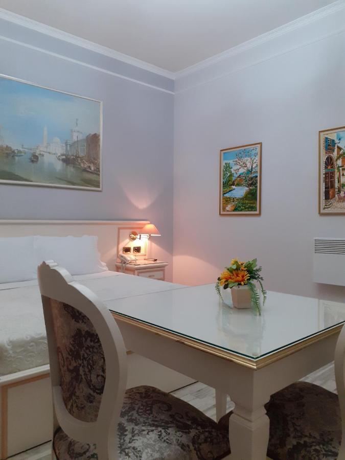 Hotel Guri Elbasan Extérieur photo
