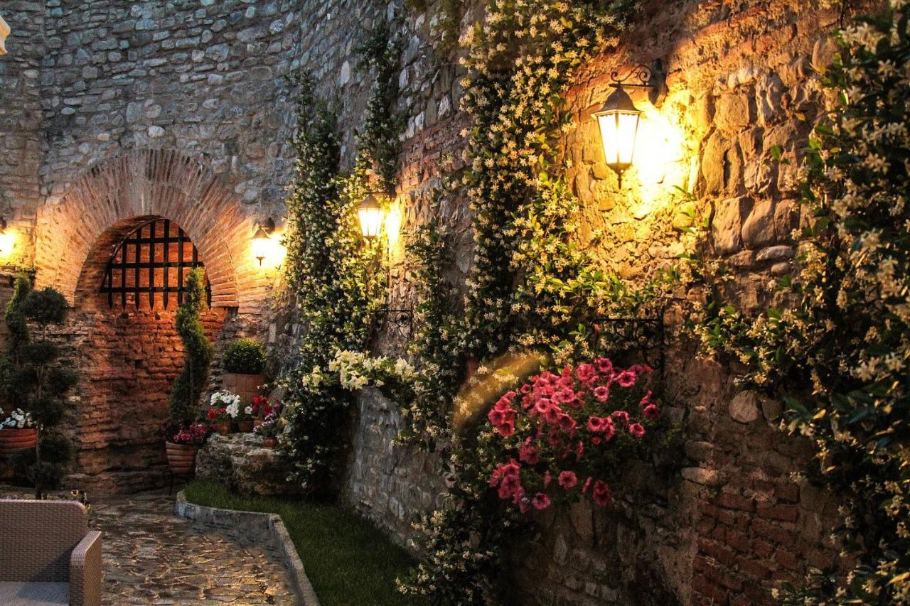 Hotel Guri Elbasan Extérieur photo