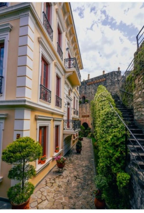 Hotel Guri Elbasan Extérieur photo