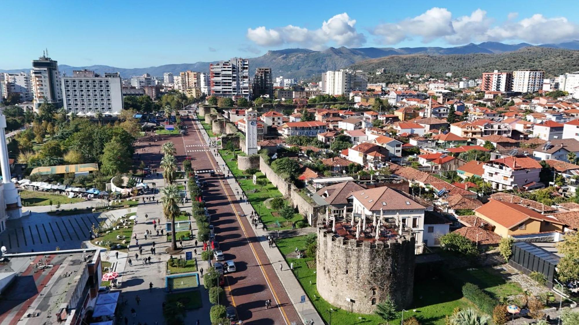 Hotel Guri Elbasan Extérieur photo