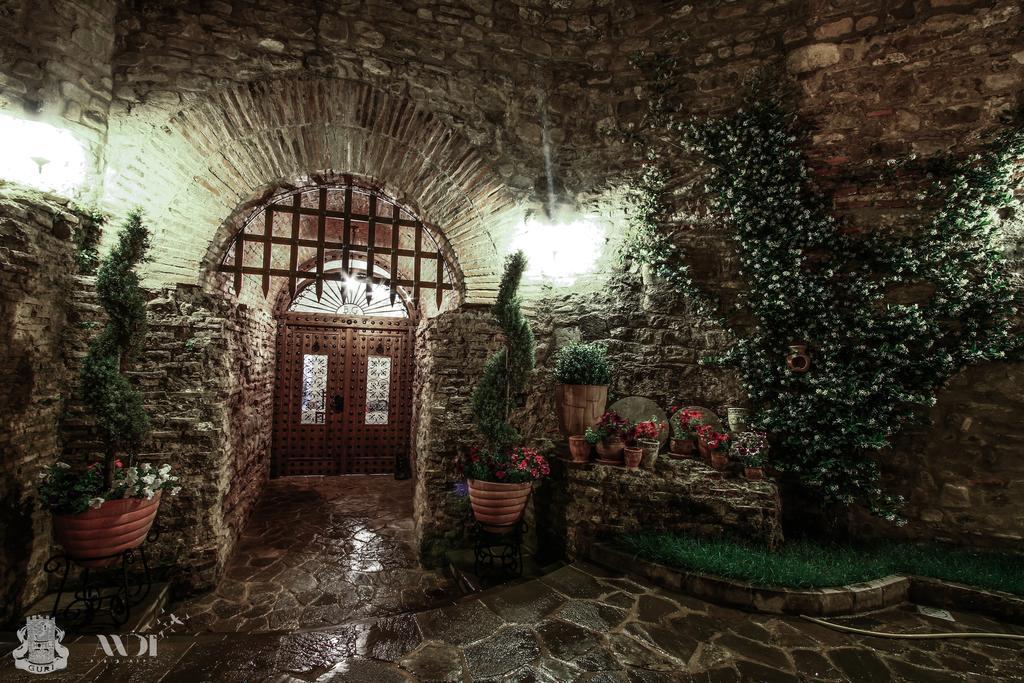 Hotel Guri Elbasan Extérieur photo
